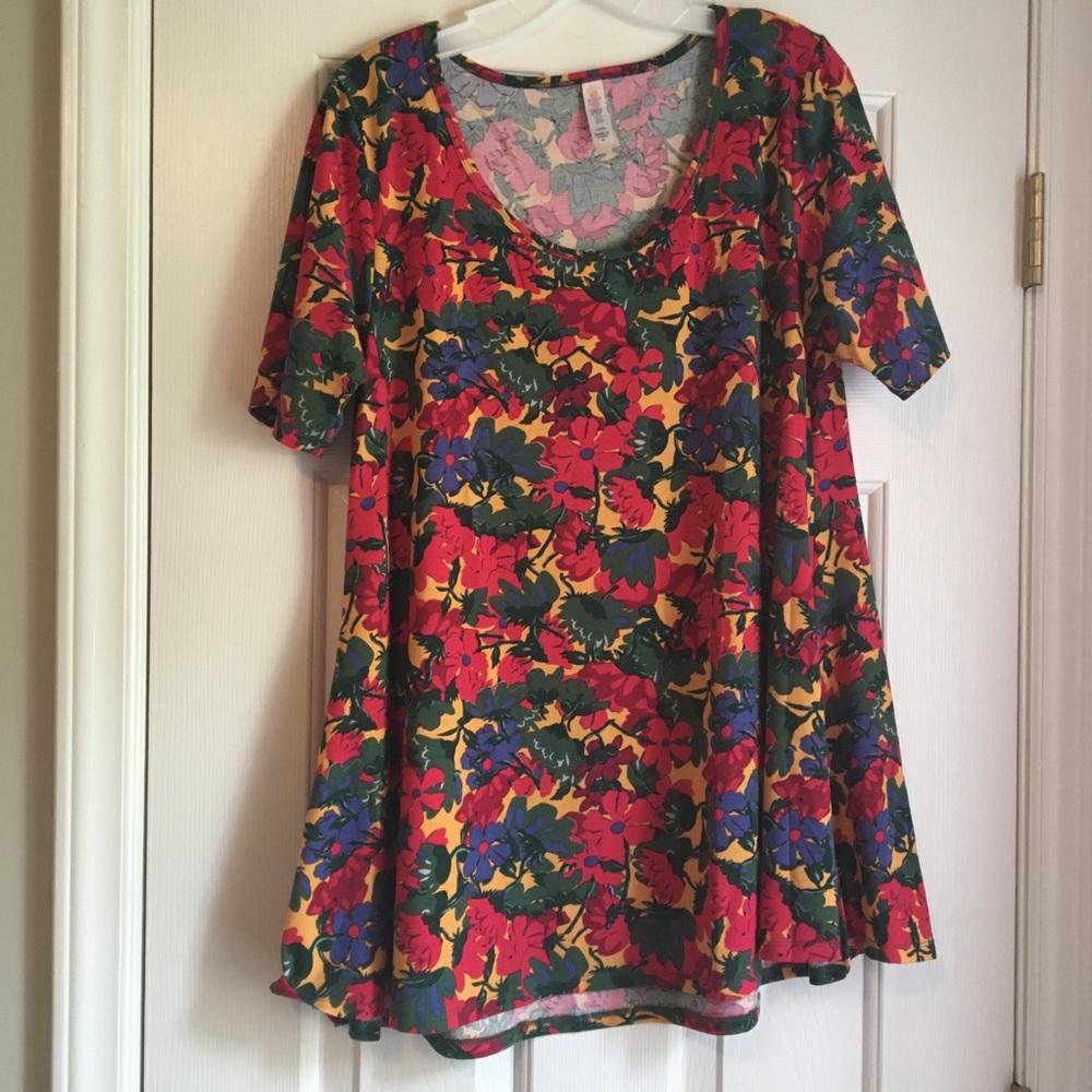 2/$6 Lularoe Floral Perfect T